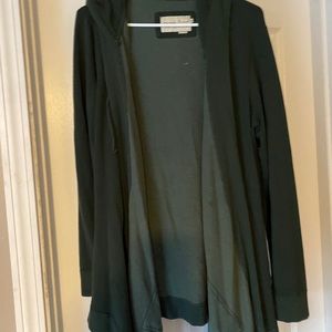 Beautiful rich forest green sweater!